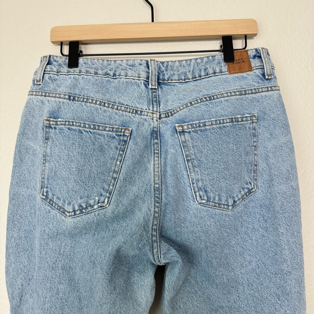 ZARA Womens Light Wash High-Rise Jean Straight Leg Distressed Raw Hem Size 8 - Picture 6 of 7
